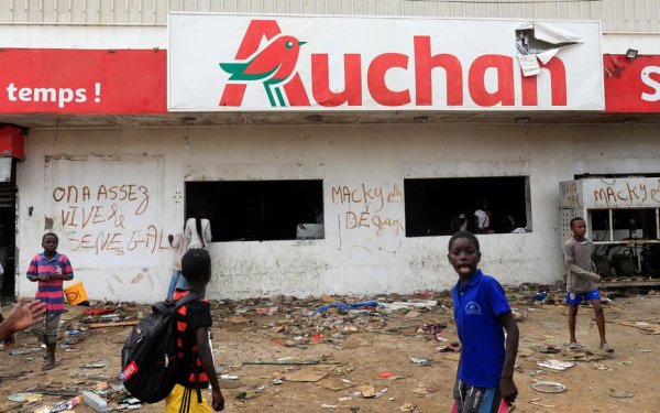 Auchan. De la France au Sénégal, la famille Mulliez contre les travailleurs