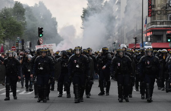 11 000 policiers et gendarmes le 31 : Darmanin renforce son dispositif face à la contestation massive