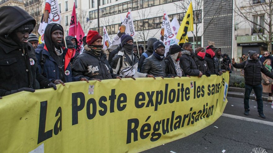 Grève coordonnée : des centaines de sans-papiers obtiennent une première victoire vers la régularisation